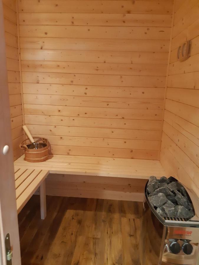 Birch Lodge, Pitlandie - Luxury 2 Bedroom With Sauna *