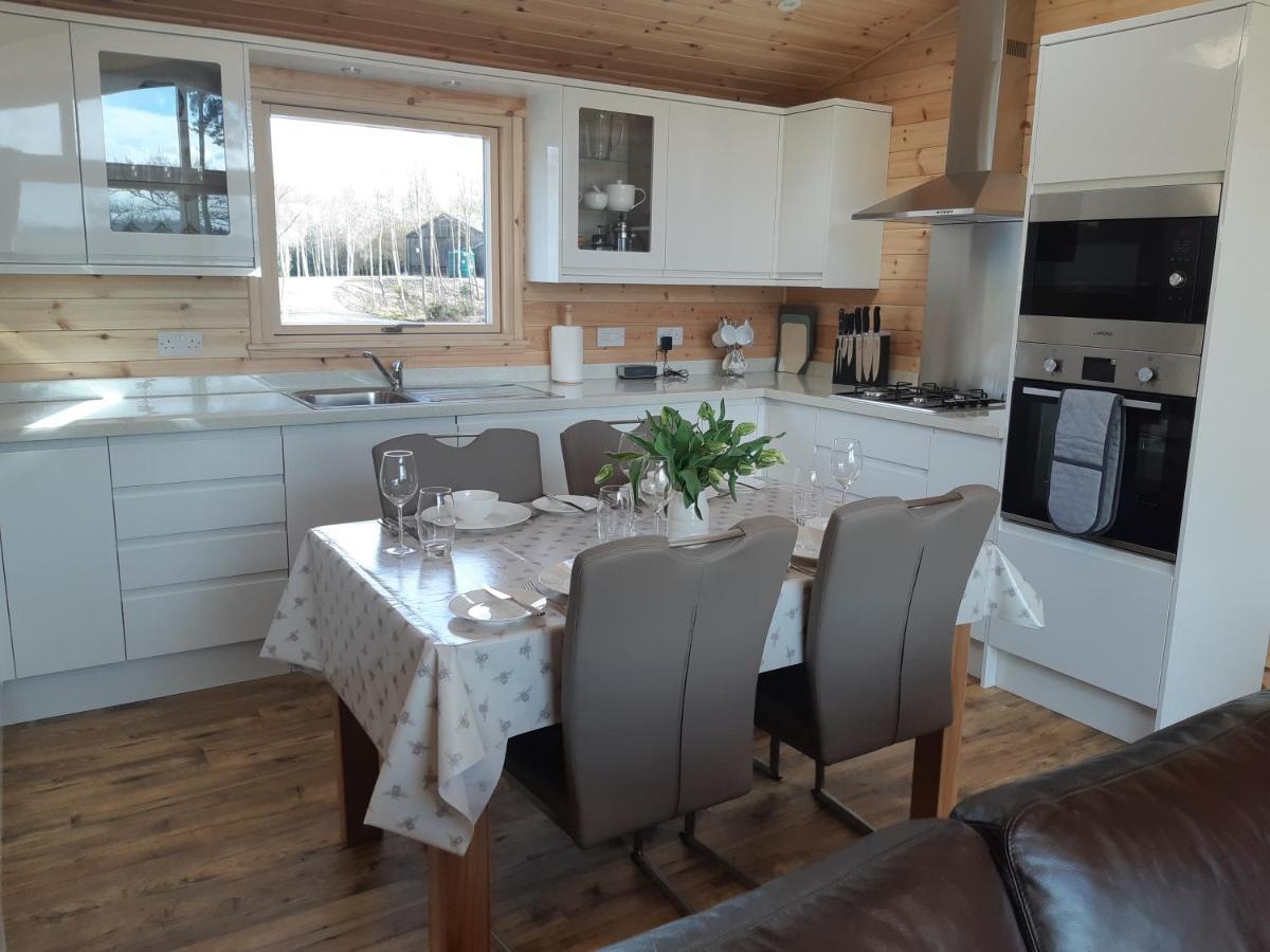 Birch Lodge, Pitlandie - Luxury 2 Bedroom With Sauna