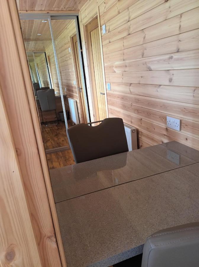 Birch Lodge, Pitlandie - Luxury 2 Bedroom With Sauna * Perth