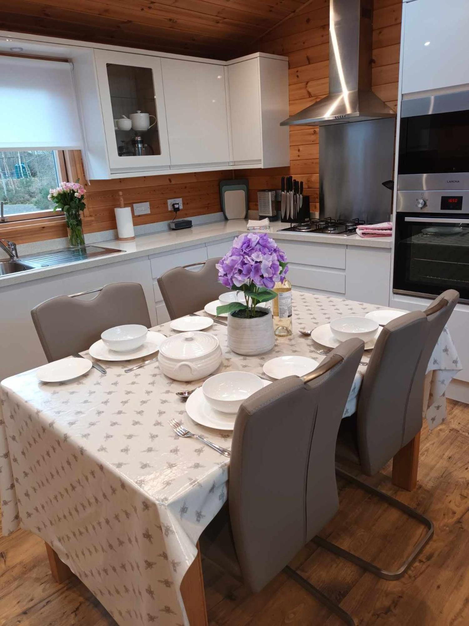 Birch Lodge, Pitlandie - Luxury 2 Bedroom With Sauna Perth